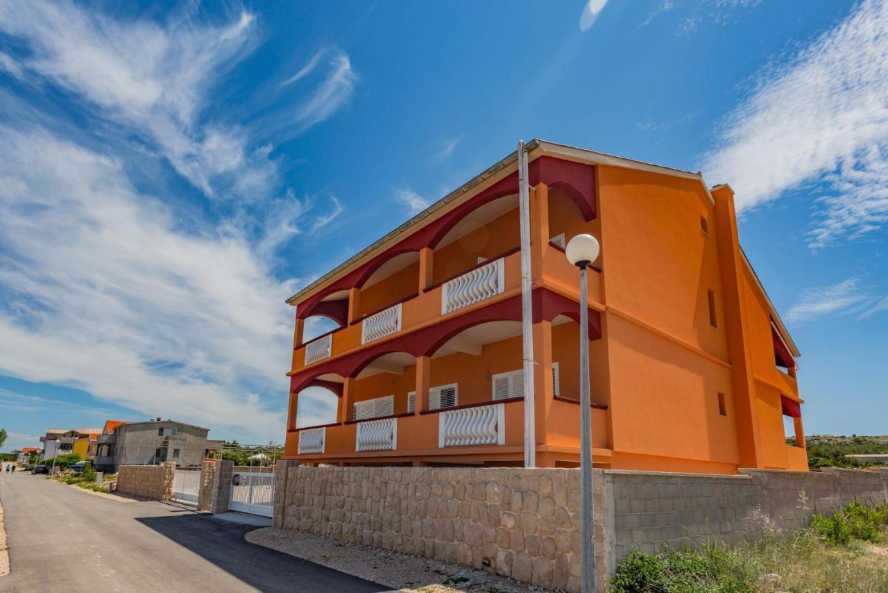 Apartamento Kameni Put Ražanac Exterior foto